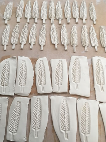 200 porcelain lapel pins